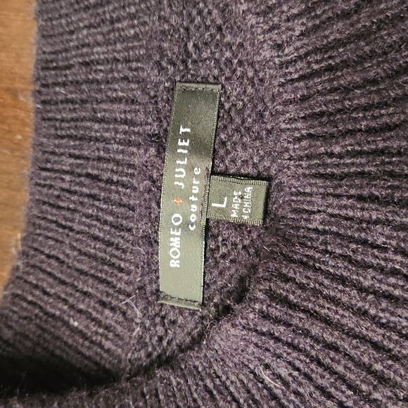 Sweater - Picture 2 of 4